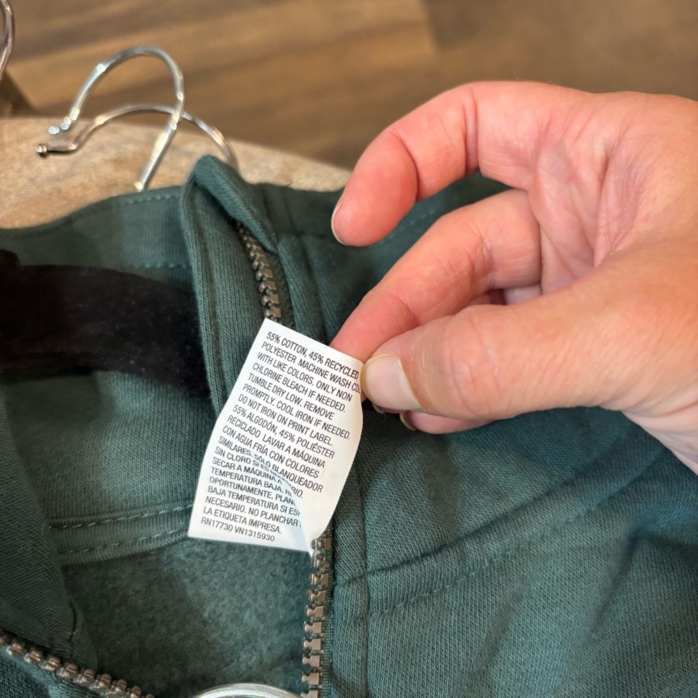Green Quarter-Zip Cropped Pullover - Picture 9 of 9